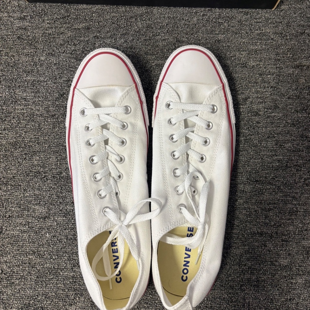 White converse - Picture 2 of 5